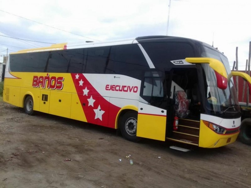 Bus entregado en Tumbes, destino Ecuador.